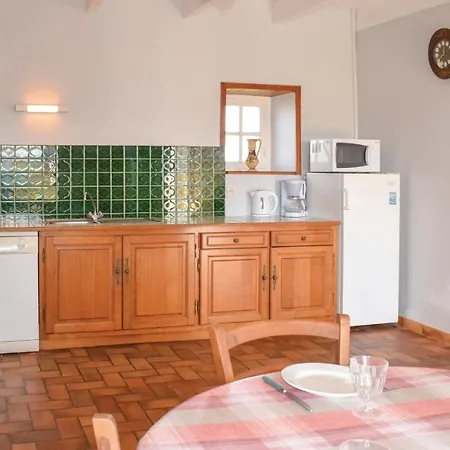Amazing In W/ 2 Bedrooms *